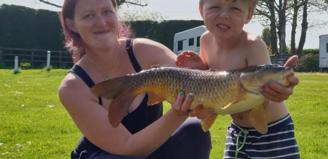 Hannah_Rhodri_carp20200422_145443